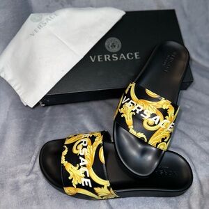 VERSACE Baroque Slides